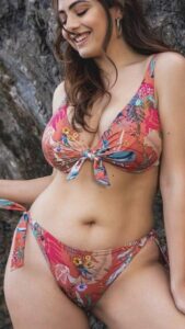 Escorts in Hotel Sarawan Karachi